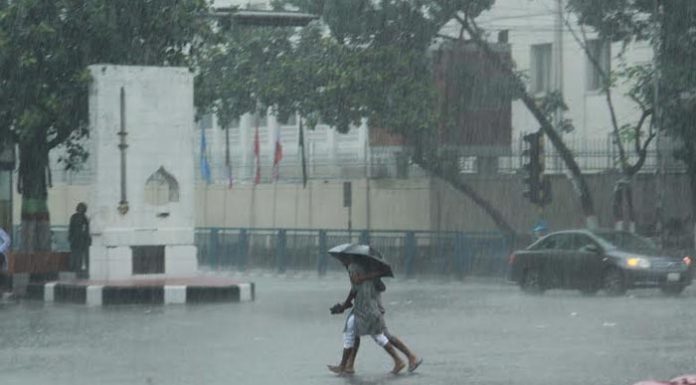 বর্ষাকালের প্রথমদিনেই জনজীবনে স্বস্তির পরশ