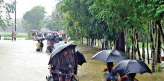 বান্দরবানে প্রধান সড়কে হাঁটুপানি,যোগাযোগ বিছিন্ন