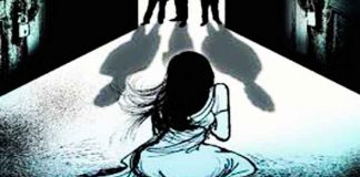 স্কুলে যাওয়ার পথে ছাত্রীকে অপহরণ করলেন কোচিং শিক্ষক