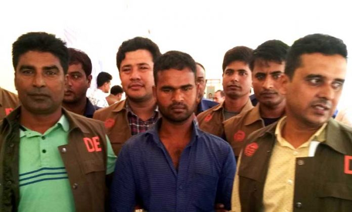 অন্তঃস্বত্ত্বা গৃহবধূ ও সন্তান হত্যার আসামি আটক