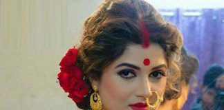 ভক্তদের দুর্গাপূজার শুভেচ্ছা জানিয়েছেন শ্রাবন্তী