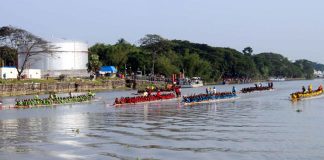 যশোরের ভৈরব নদে নৌকাবাইচ প্রতিযোগিতা