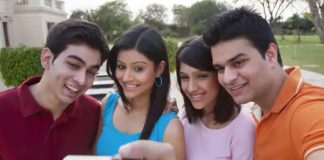 সেলফি তুলতে গিয়ে একই পরিবারের ৪ জনের মৃত্যু