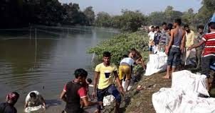 কুমিল্লায় নিয়ন্ত্রণ হারিয়ে পিকআপ খাদে, নিহত ২