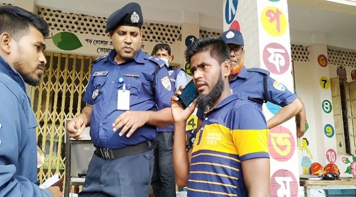 দুর্ঘটনা দেখতে এসে পেলেন চাচা-চাচির লাশ