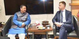চসিক মেয়রের সাথে সৌজন্য সাক্ষাত করলেন মিস্টার গুল্লাউম চকোয়েট