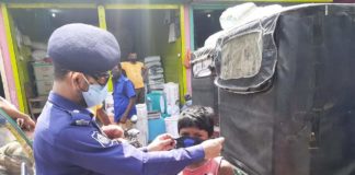 জনগণের স্বাস্থ্যবিধি সচেতনতায় নিরলস প্রচেষ্টা তাড়াইল থানার ওসির