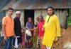 তাড়াইলের নগরকুল গ্রামের পানিবন্দী পরিবারে ত্রাণ বিতরণ