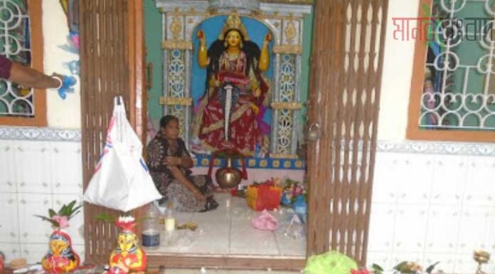 ঝালকাঠিতে ধর্মীয় রীতিনীতি অনুসারে মনসা দেবির বার্ষিক পুজা