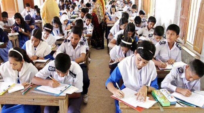 নভেম্বরে বিদ্যালয় খোলা সম্ভব না হলে অটো পাস