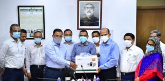 সরকারি কর্মচারী হাসপাতালে ক্যানোলা ও মাস্ক দিলো বিদ্যুৎ বিভাগ