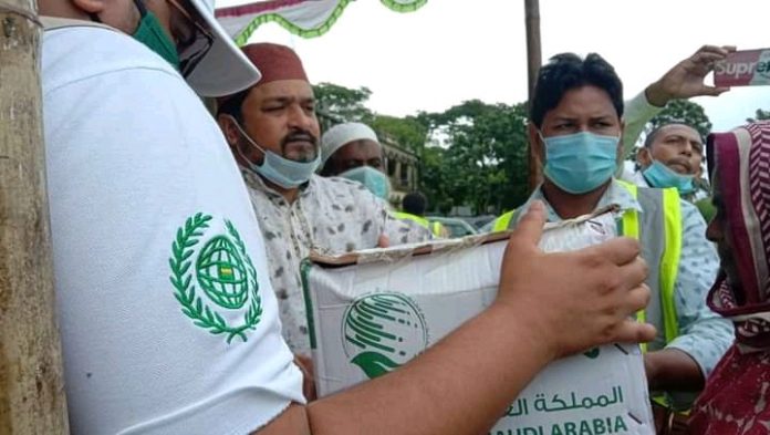 তাড়াইলে ৫০০শত হতদরিদ্র পরিবারে ফুড বাস্কেট বিতরণ