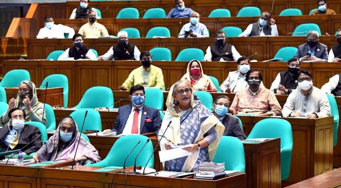 টক শোতে কে কী বলল ওসব নিয়ে আমি দেশ পরিচালনা করি না : প্রধানমন্ত্রী