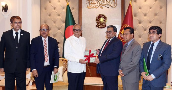 রাষ্ট্রপতির কাছে জুডিসিয়াল সার্ভিস কমিশনের বার্ষিক প্রতিবেদন পেশ